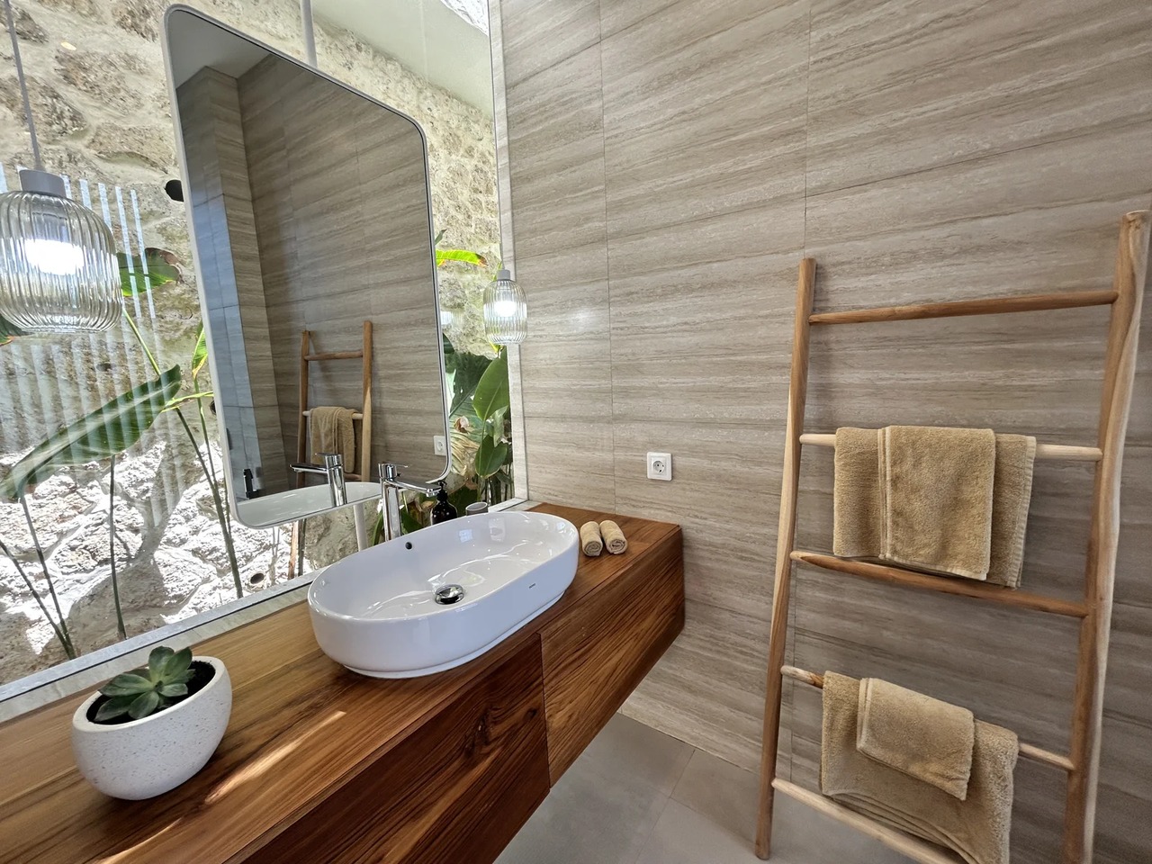 2BR Luxury Leasehold Villa w/ Rooftop