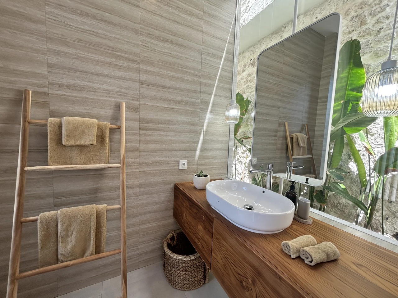 2BR Luxury Leasehold Villa w/ Rooftop