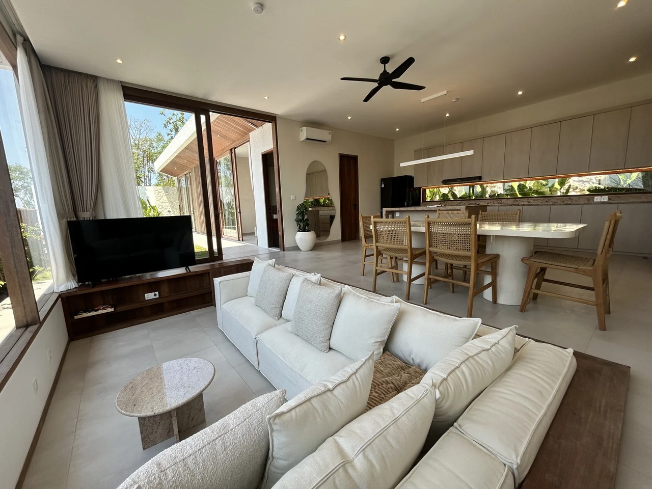 2BR Luxury Leasehold Villa w/ Rooftop