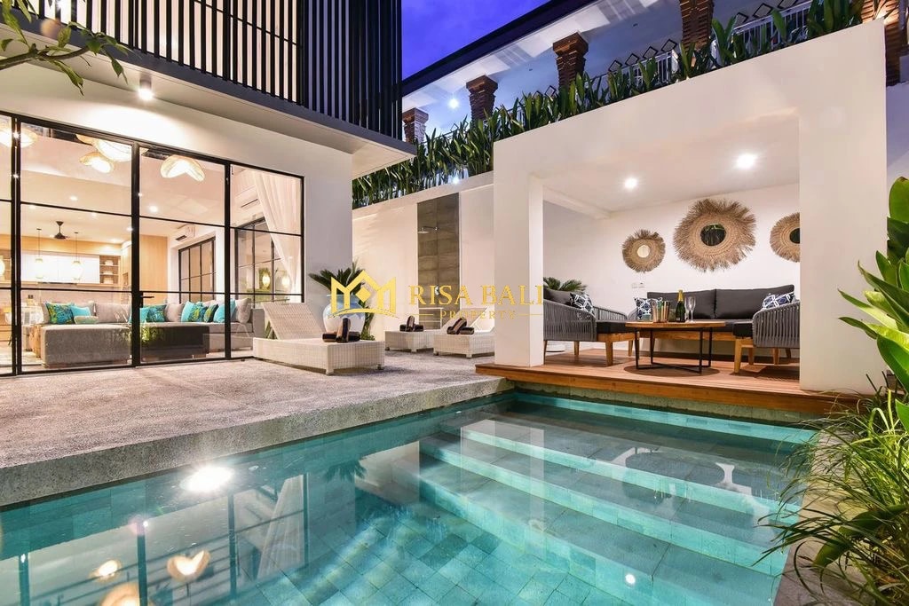 LUXURY 4-BEDROOM VILLA WITH OCEAN VIEWS