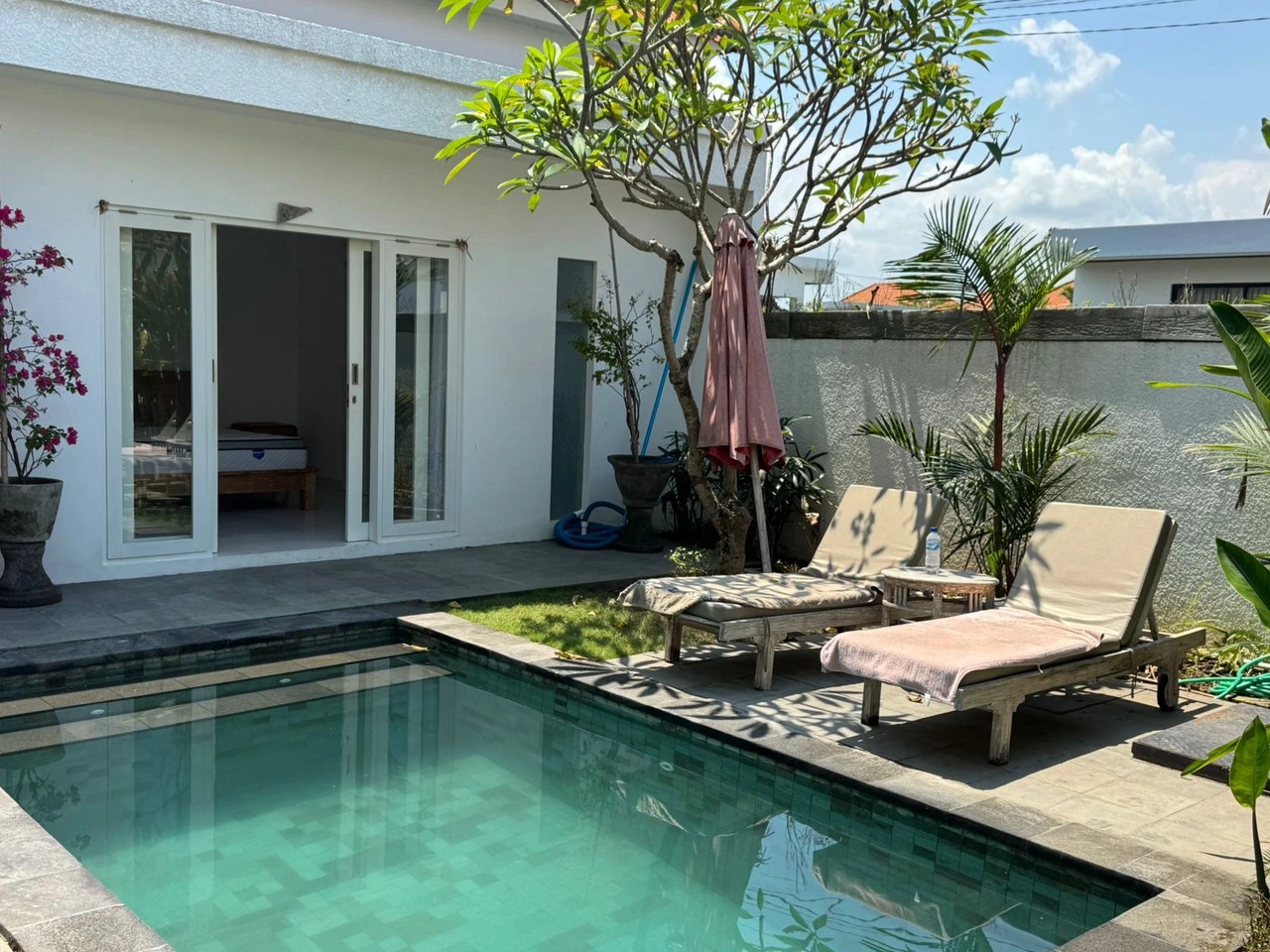 2br villa for Rent in Seseh 