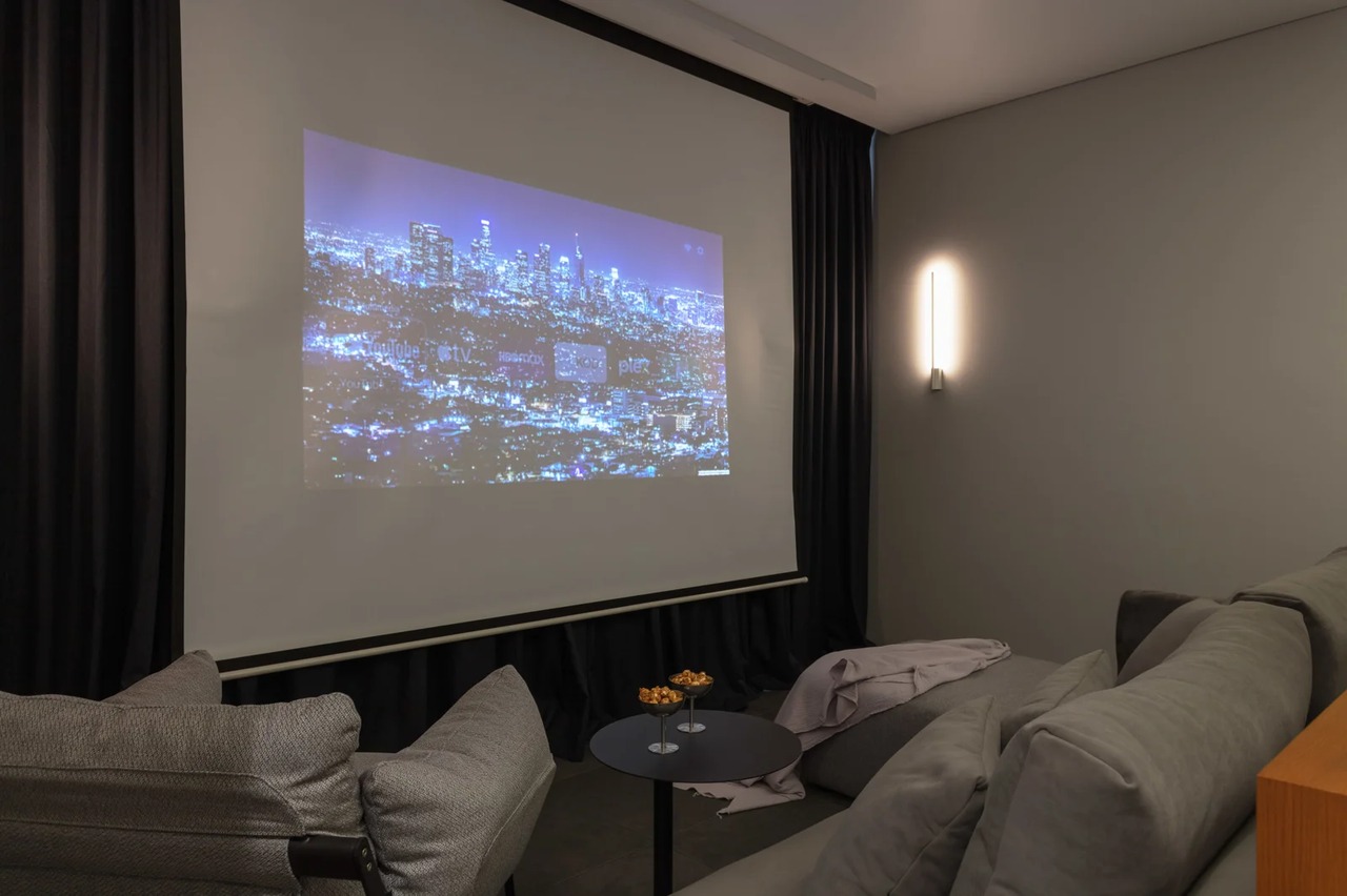 Nuanu 2BR Apt | Pool, Podcast, Nomad