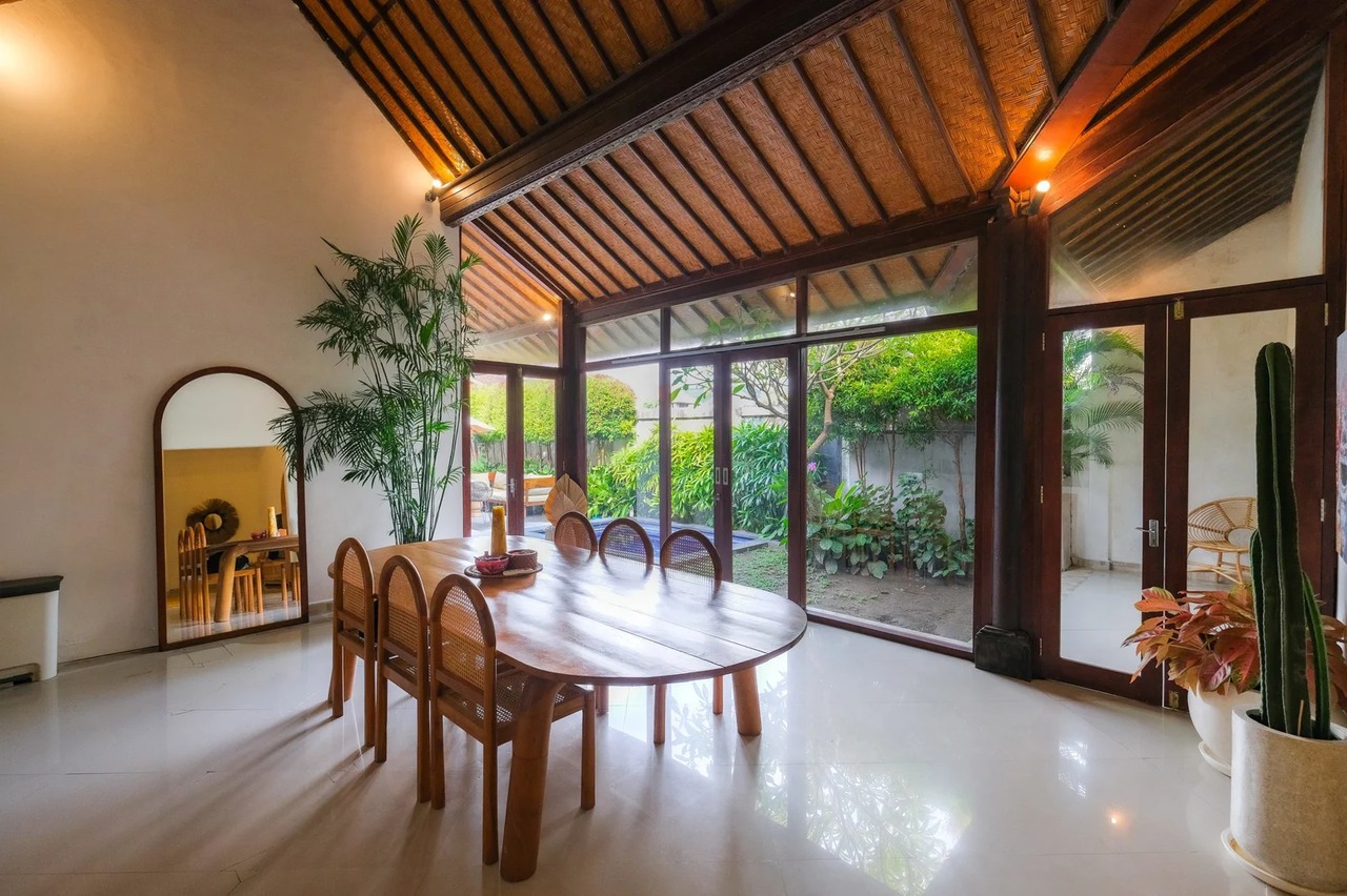 Quiet 3BR Villa w/ Private Pool and West