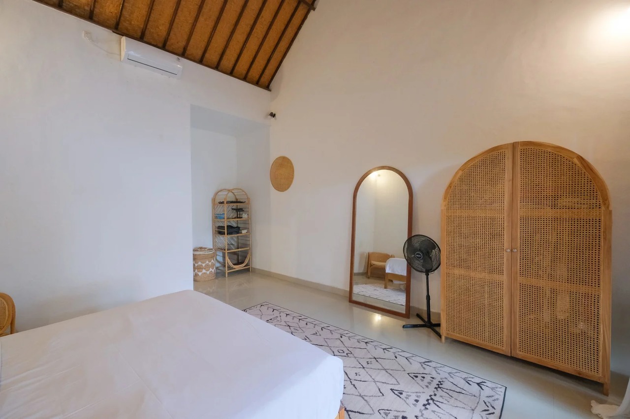 Quiet 3BR Villa w/ Private Pool and West