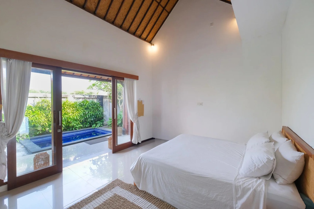 Quiet 3BR Villa w/ Private Pool and West