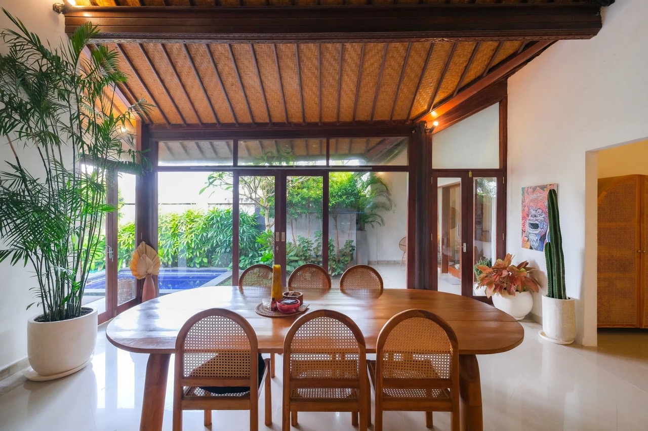Quiet 3BR Villa w/ Private Pool and West