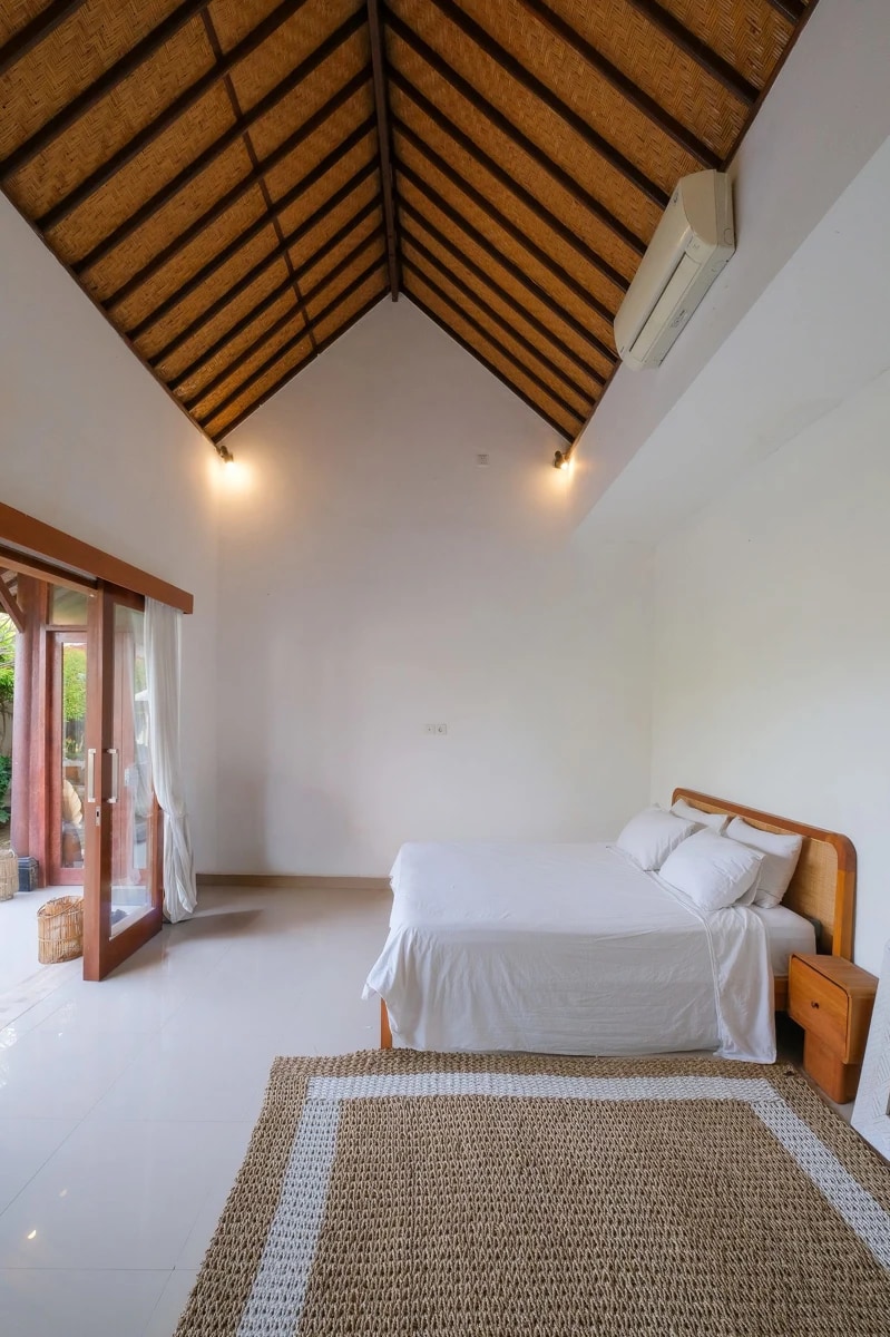 Quiet 3BR Villa w/ Private Pool and West