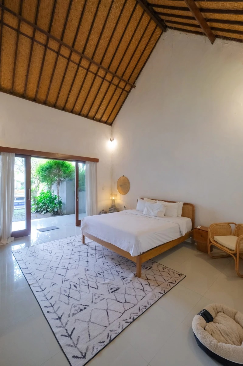 Quiet 3BR Villa w/ Private Pool and West