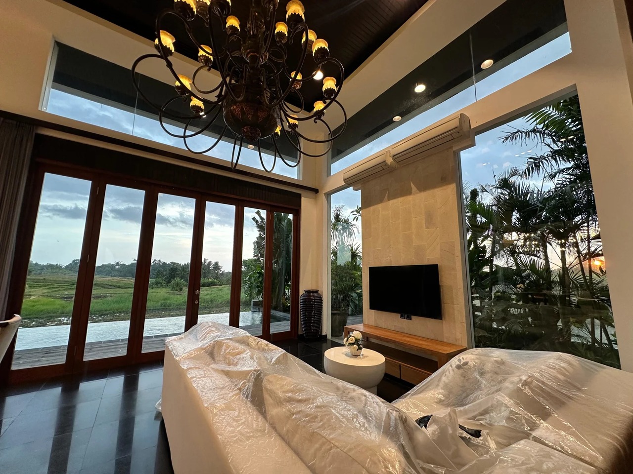 Stunning 3BR Villa with Rice Fields View
