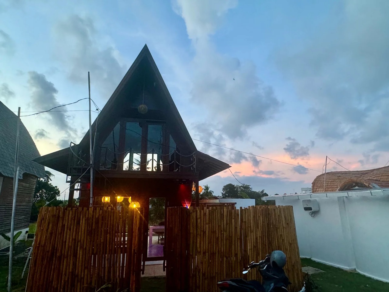 Treehouse-Style 1BR Nature Villa w/ Pool