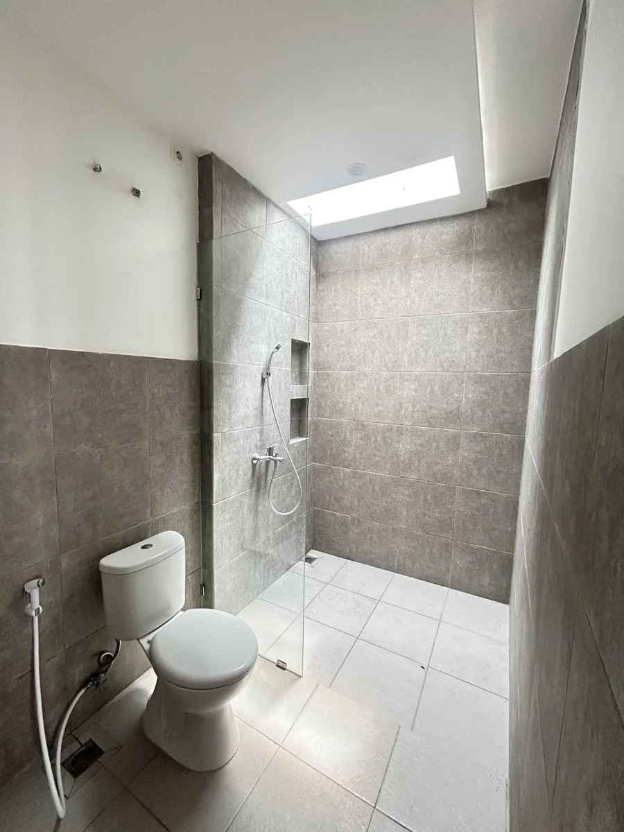 Unfurnished villa for Rent in lyma beach