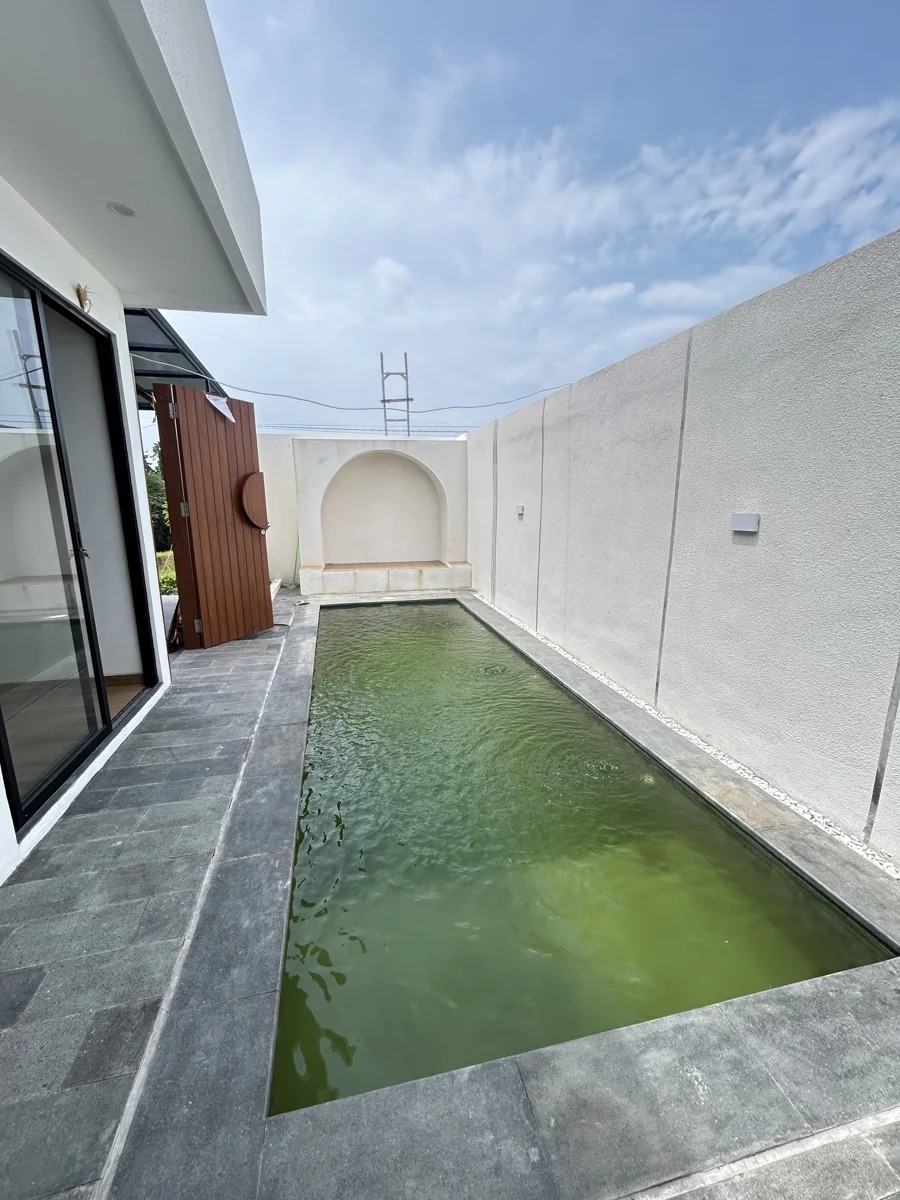 Unfurnished villa for Rent in lyma beach