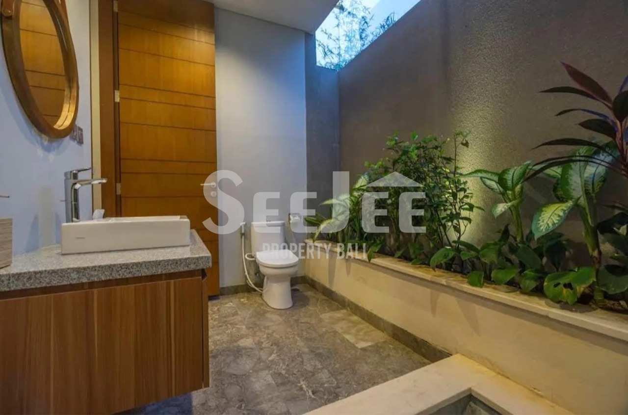 LUXURIOUS VILLA FREEHOLD IN UBUD