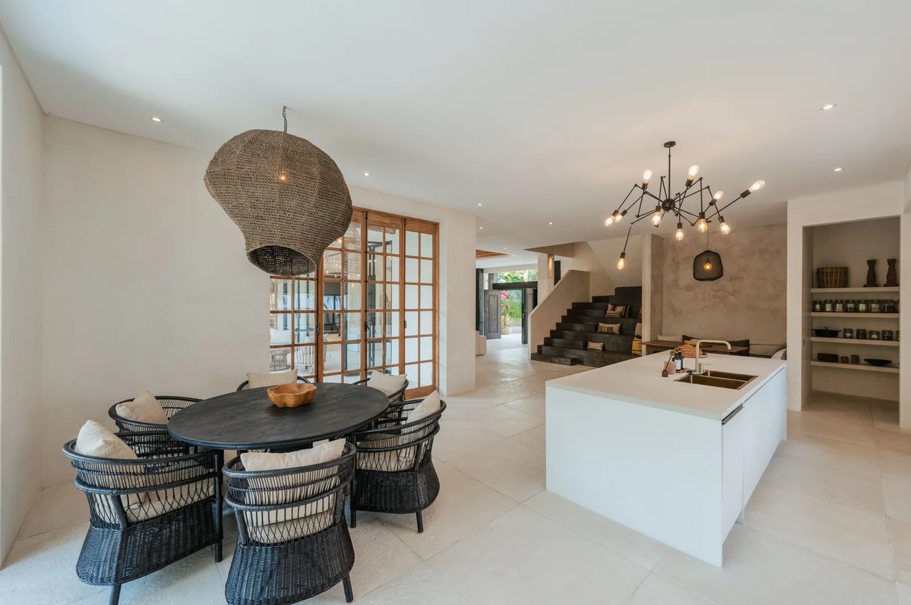 6BR Luxury Villa Near Seseh Beach