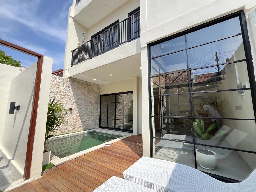 Modern 3BR Villa w/ Rooftop & Pool