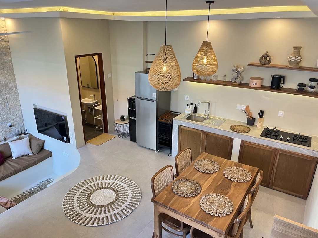 Modern 3BR Villa w/ Rooftop & Pool