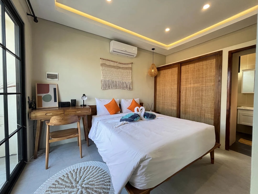 Modern 3BR Villa w/ Rooftop & Pool