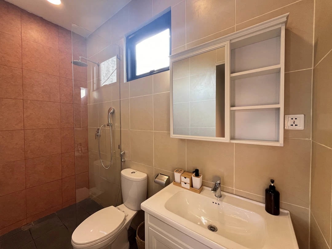 Modern 3BR Villa w/ Rooftop & Pool