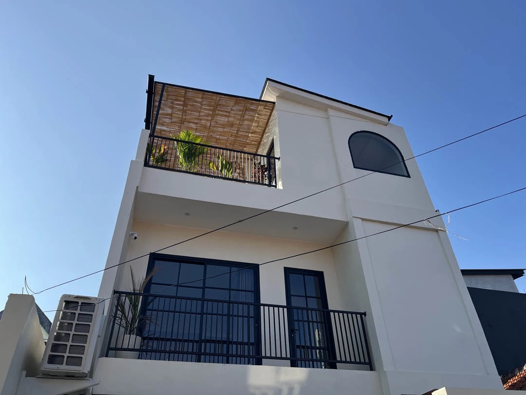 Modern 3BR Villa w/ Rooftop & Pool