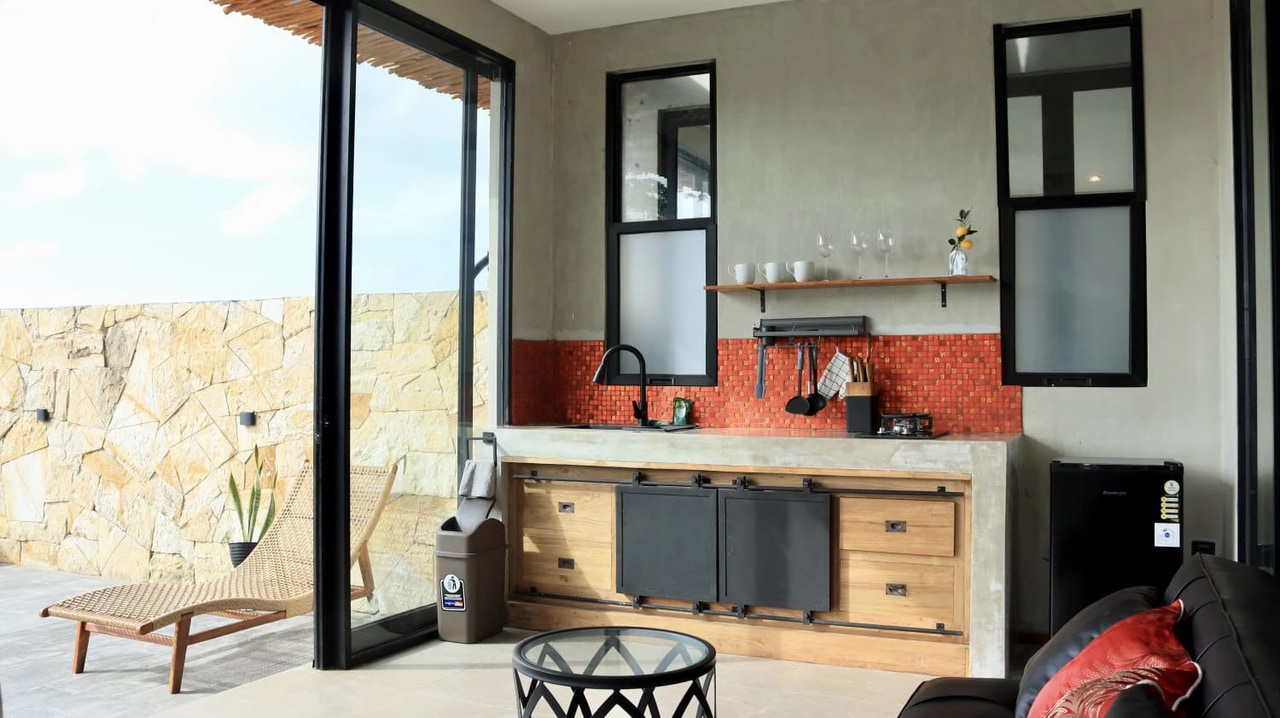 Rustic Tropical 2BR Townhouse w/ Ocean