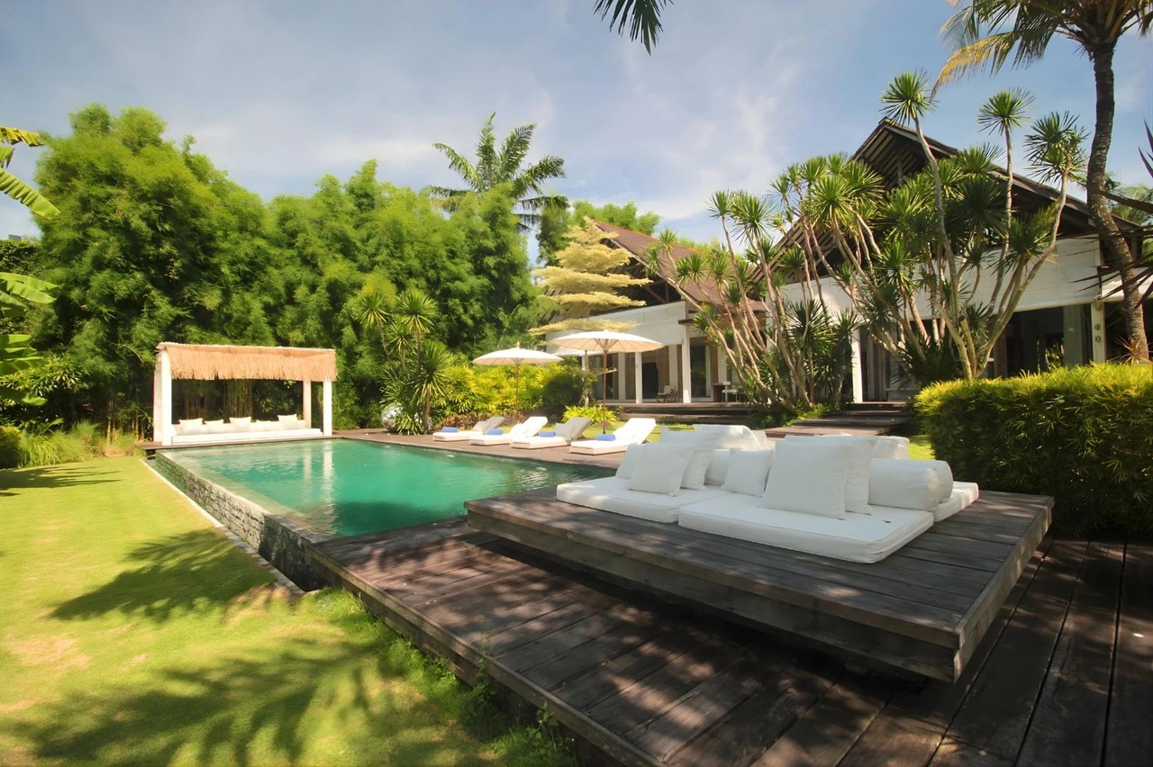 Extraordinary 5-Bedroom Villa in Berawa